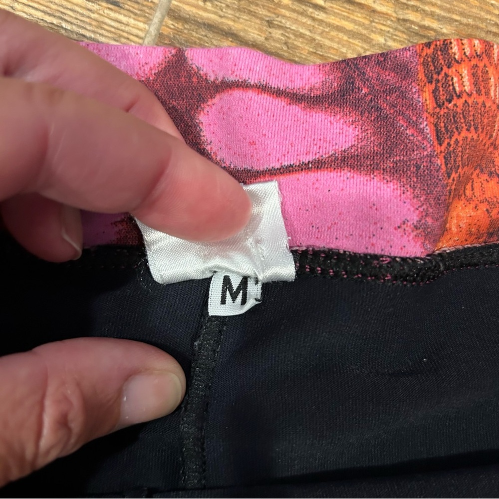 Sportswear Pink & Red Snake Print Ruffle Skort (M) | Y2K Vibe + Built-In Shorts - Picture 5 of 6